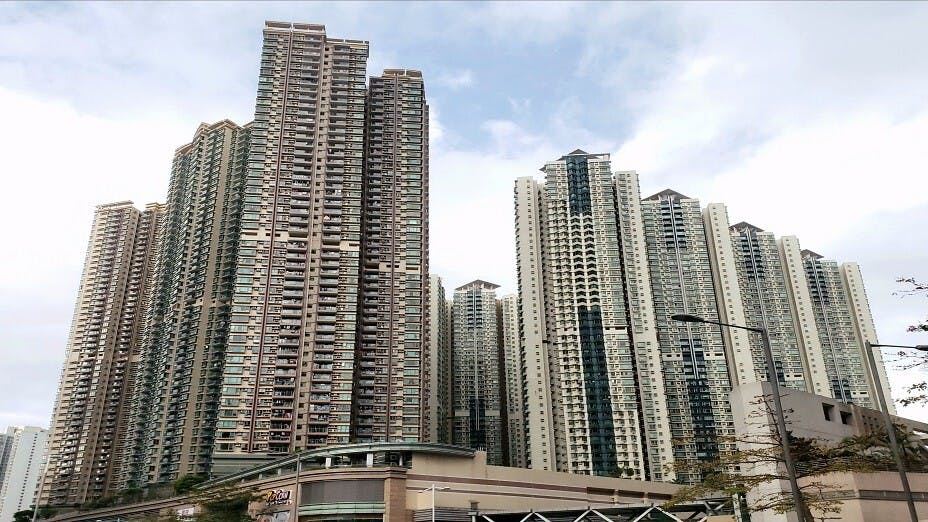 就算香港房地產開始復甦，但一定要經過2、3年時間才可以復原，本土購買力才會再出現。（亞新社）