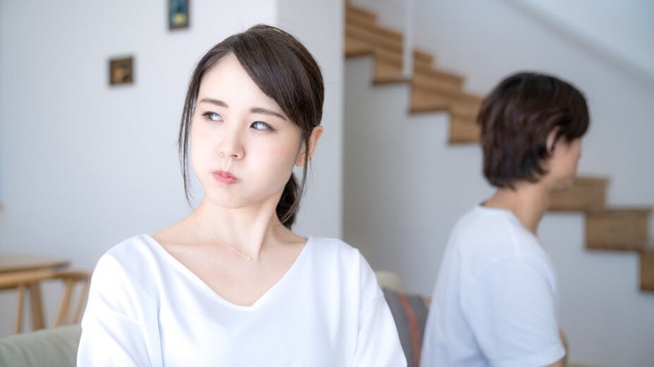 少爺小姐能否度過他們的婚姻難關，說穿了就是彼此是否願意多走一步。（Shutterstock）