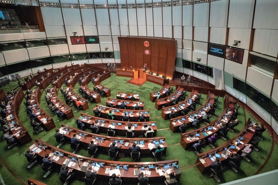 與其他地方比較，「愛國者治港」下的香港特區行政立法關係頗為獨特。（亞新社）