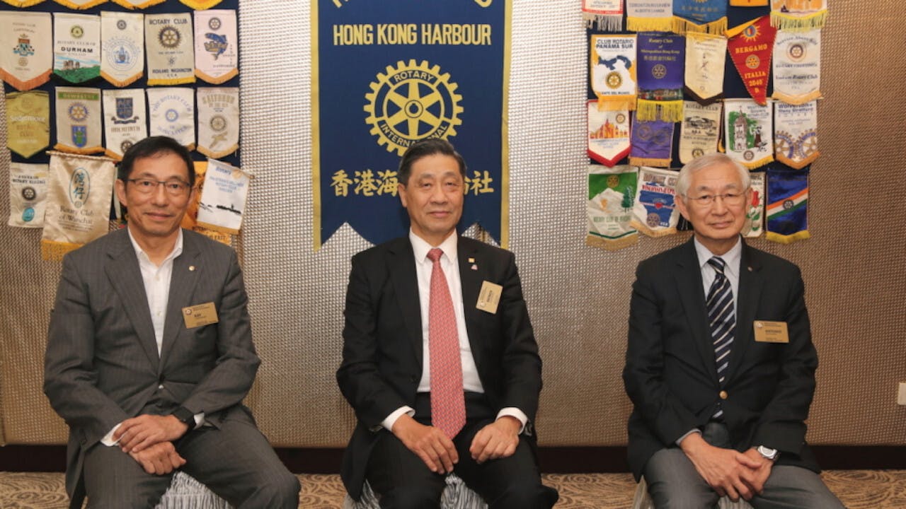 香港海港扶輪社其中三位創社元老，左起：劉振麒、潘燊昌、朱樂生。