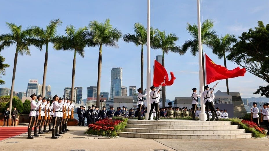 10月1日早上8時，香港特區政府於金紫荊廣場舉行國慶日升旗儀式。（李家超Facebook）