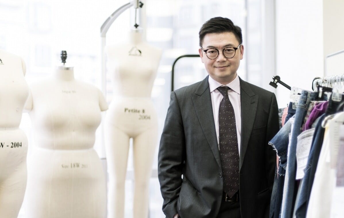 玖熙（Nine West）不只是一間鞋店。玖熙集團香港辦事處的財務總管駱俊柏講述時裝採購的複雜過程，以及如何適應快速轉變的市場。