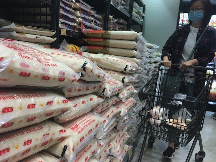 這次疫症暴露香港其實很脆弱，香港應有多些儲備、物資和糧食。（亞新社）