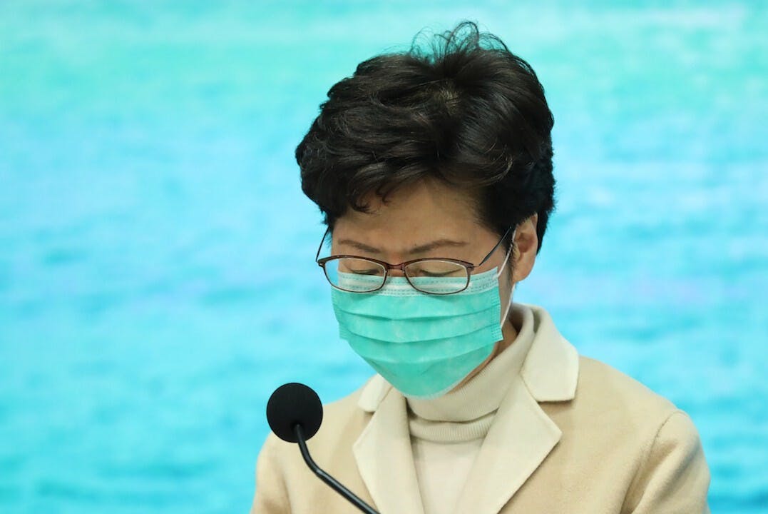 周永新認為，政府無法取得市民的信任，是因為正官員有「不肯認錯的官場文化」。（亞新社）