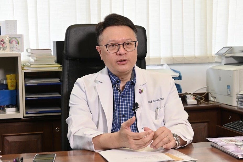 許樹昌說8月25日已與教育局局長楊潤雄通話，相信不會在9月1日復課，會像上次一樣採取分階段復課，並只返半日。（灼見名家圖片）