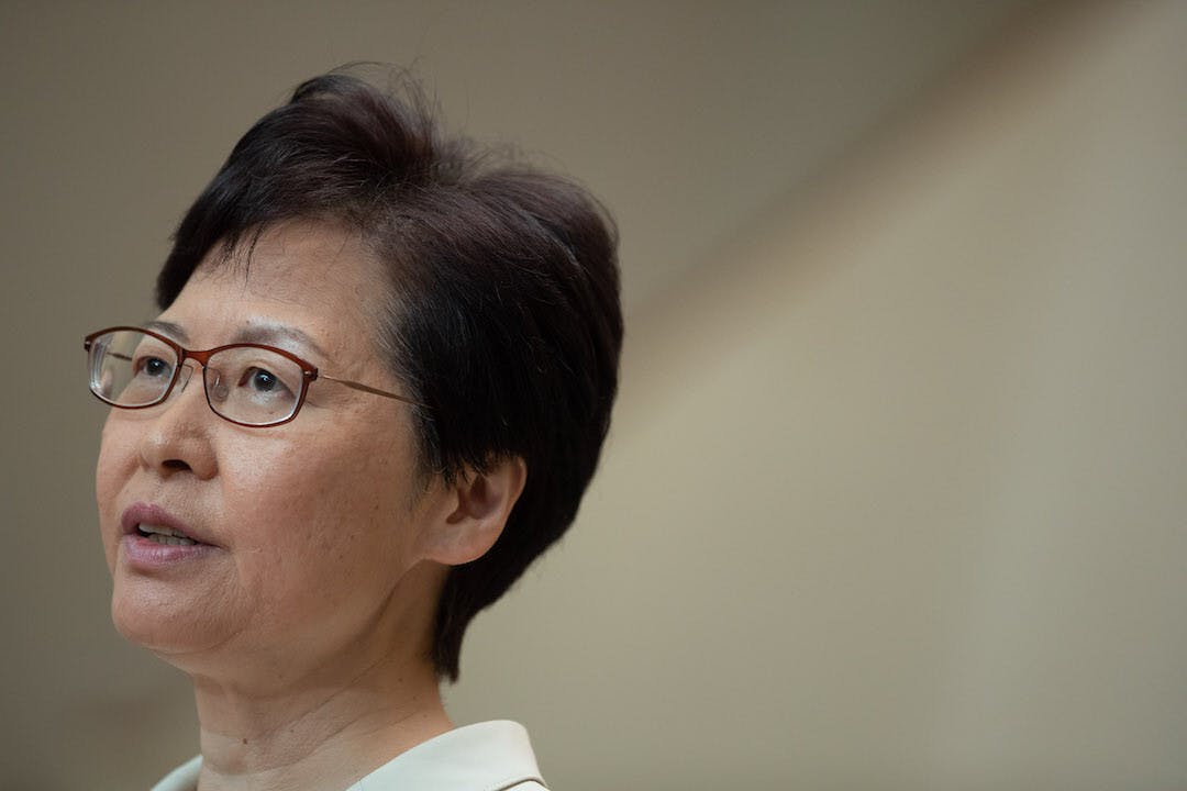 林鄭私人放風，目的是挽回自己的名聲，並未得北京同意。（亞新社）