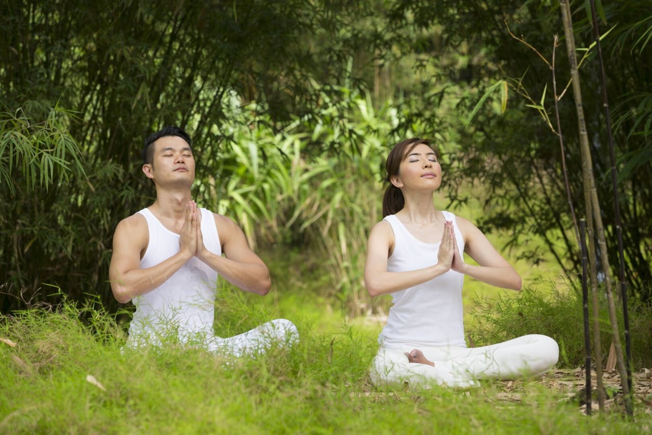 道家講究性命雙修，清靜無為，內靜外動，行氣導脈，輸布氣血，通貫營衛，從而通穴道，以養益生機。（Shutterstock）