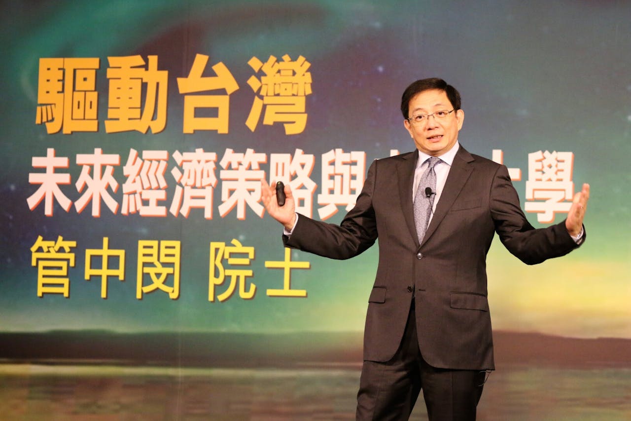 管中閔感嘆，台灣既要自貿協議，又不願開放市場。