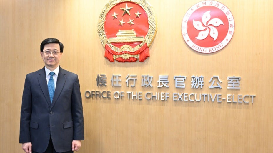 候任行政長官正式進駐入境事務大樓26樓候任行政長官辦公室。（亞新社）