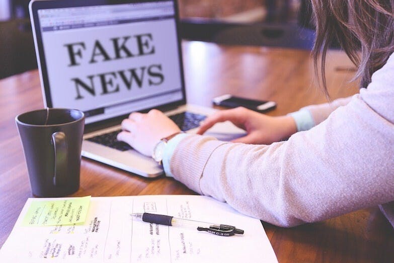 虛假新聞古已有之，只是於今尤烈，這跟傳播數碼化有很大關係。（Pixabay）