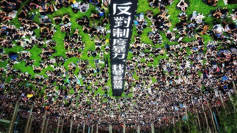 二萬人港島西集會 反對制度暴力 20,000 Rally at Island West Against Institutional Violence