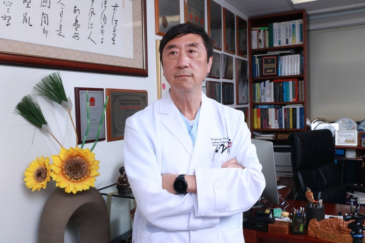 沈祖堯無法想像17年後，我們又回到了同一戰場。（灼見名家圖片）