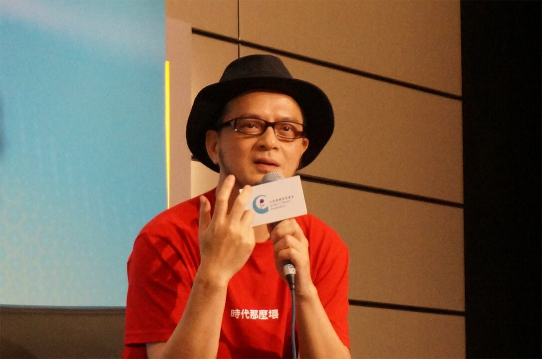 黃耀明為六四三十周年錄製新歌《回憶有罪》，其中一句歌詞是：「歷史假使有人定被發現」。