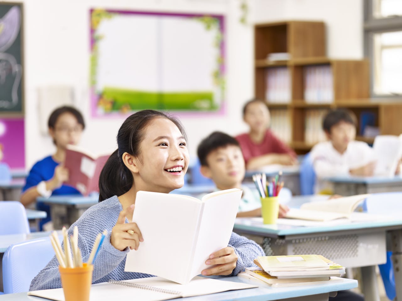 教師應讓學生知道自己為什麼需要努力，讓他們建立自己的目標，為達成目標而學習，這正是生涯規劃的真諦。（Shutterstock）