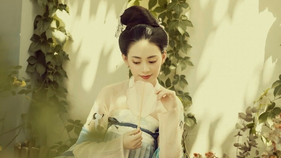 李清照最早創作詩詞，應該還是14、15歲的少女，一闕〈如夢令〉，顯示了她驚人的文學天賦。（Shutterstock）