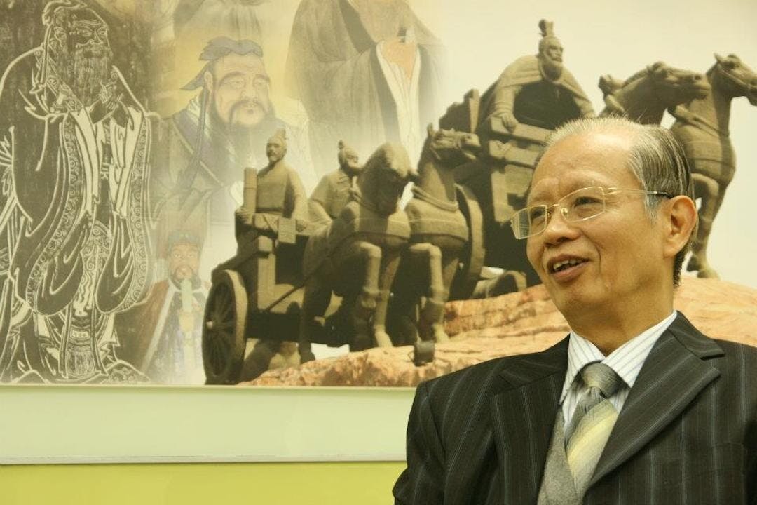 霍師去了，唯性情教育仍然留住，仍然在不同的地域、空間傳播，精神永存不朽。（霍韜晦思想世界Facebook）