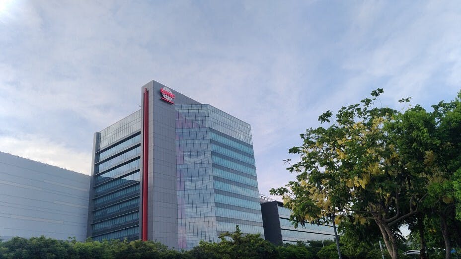 以台積電為代表的台灣科技產業，在成為「重器」的同時，更引來全球各國爭相提出以億元計巨資，吸引其到當地設廠。（Wikimedia Commons）