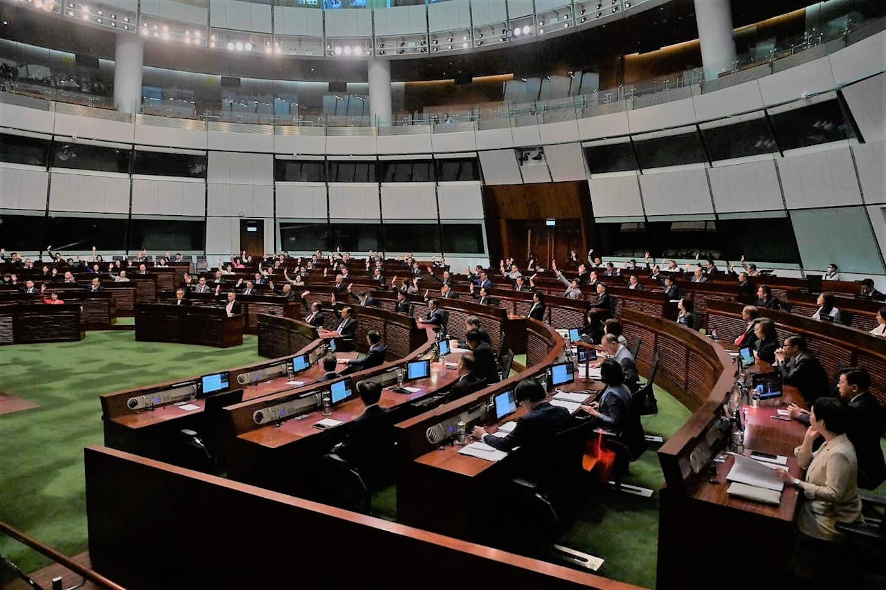 立法會7月6日通過《2023年區議會（修訂）條例草案》，香港政制中的區域組織將進入新里程。 （麥美娟Facebook）