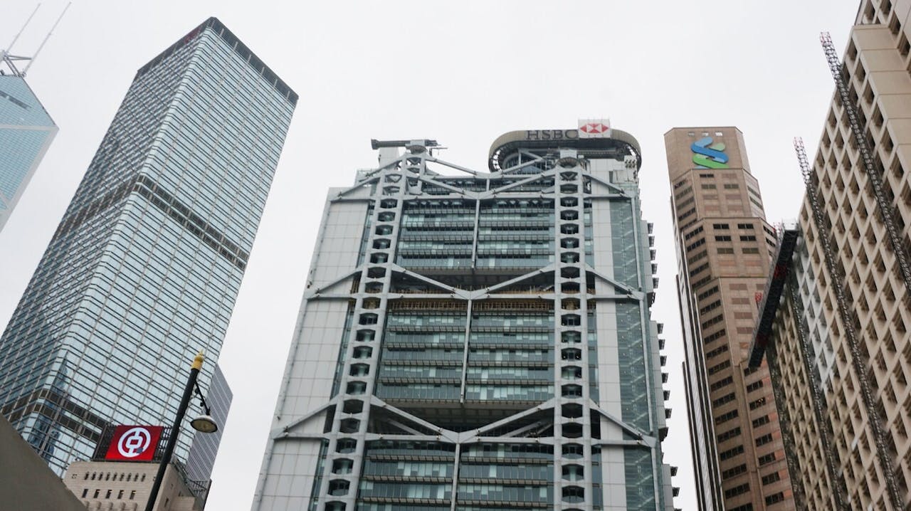 鑑於疫情嚴峻，銀行業認為應爭取盡早推出計劃，以減輕企業面對的現金流壓力。（灼見名家圖片）