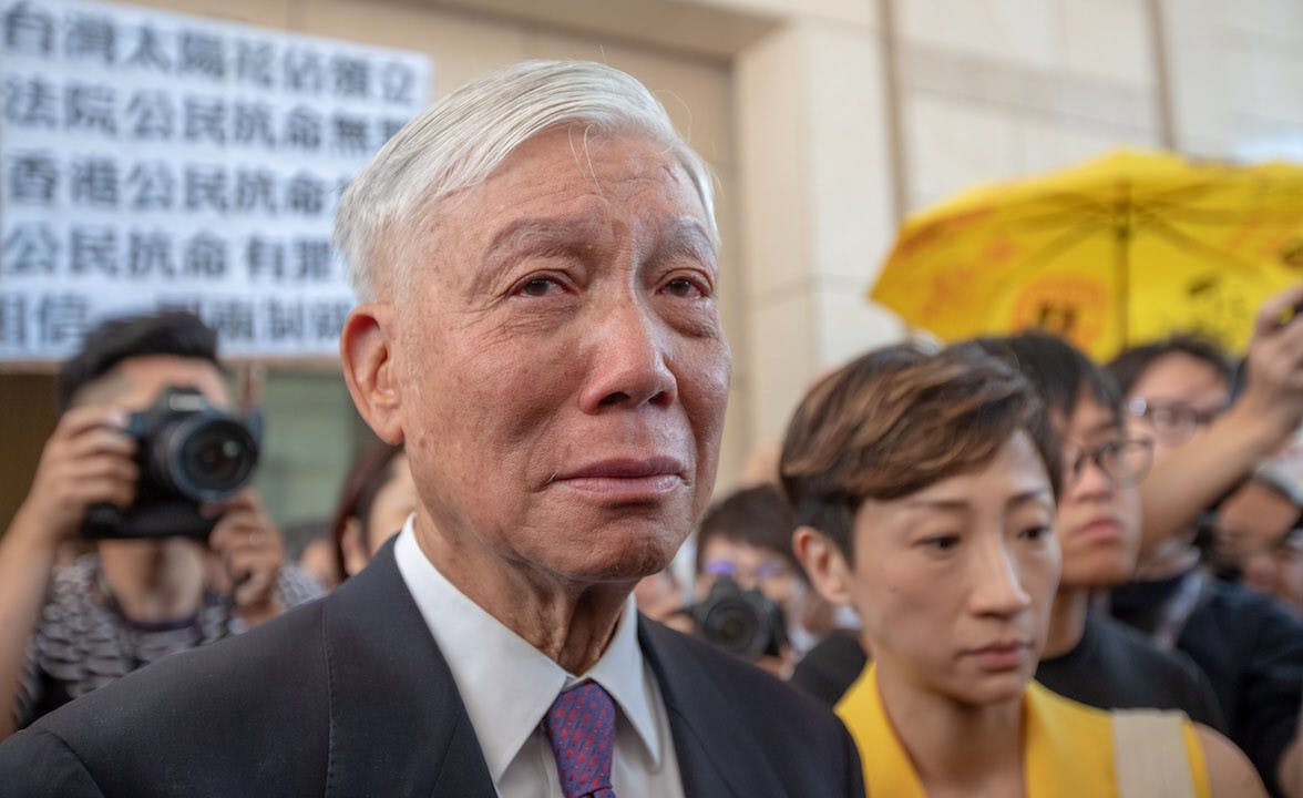 曾經參與過佔領行動的港人多達數十萬。他們是否被煽惑而走上街頭，還是自己行使自由意志做出的決定，不僅是個法律問題，還是個良知問題。（亞新社）