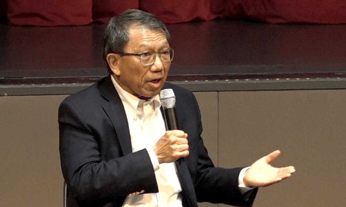 段崇智嚴正指出，無論同學因何事被捕，警方必須確保在拘捕及扣留過程中，被捕人士應有的權利不被剝削。（香港電台影片截圖）