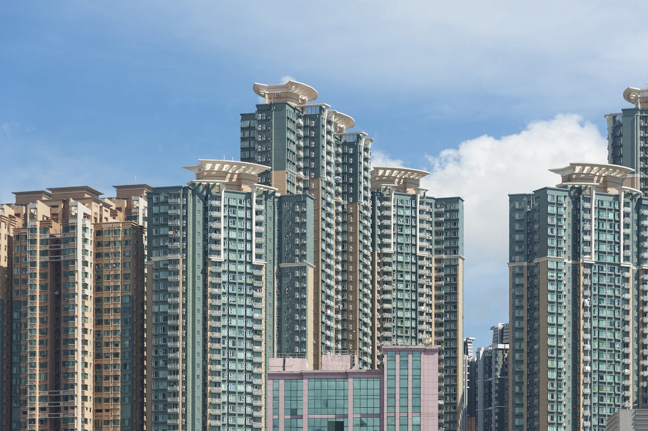 移民還移民，賣樓還賣樓，根本是兩回事。（Shutterstock）