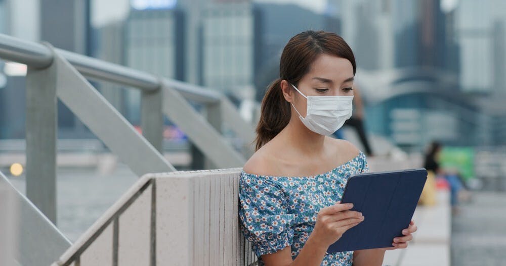 《香港智慧城市藍圖2.0》的「智慧生活」範疇中提出多項「善用創新科技應對疫情」措施。（Shutterstock）