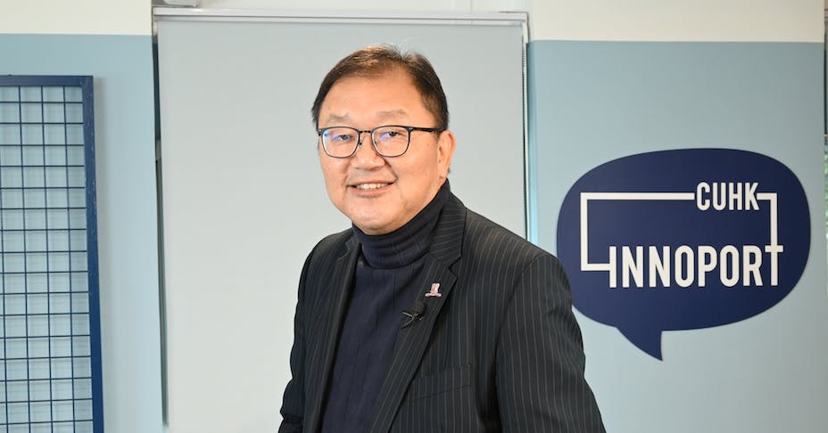 為促進本地大學所作的研究技術，能夠有效地轉化為具價值的應用，作者認為政府應大力支持大學推行技術轉移。（灼見名家圖片）