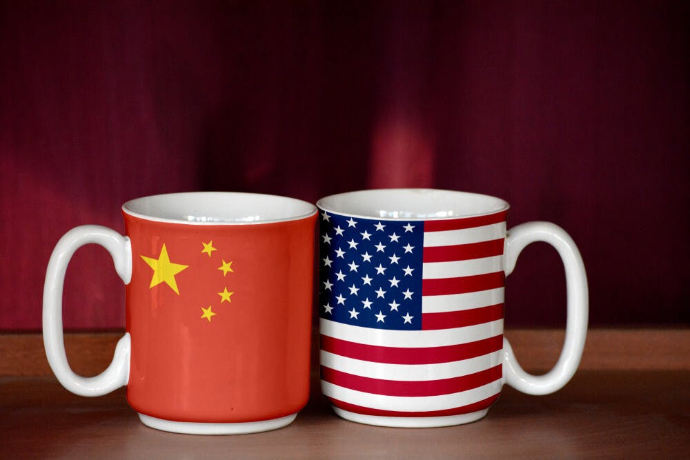 中美兩國就是這樣兩個不完美的夫妻，他們絕不應該放棄彼此。（Shutterstock）