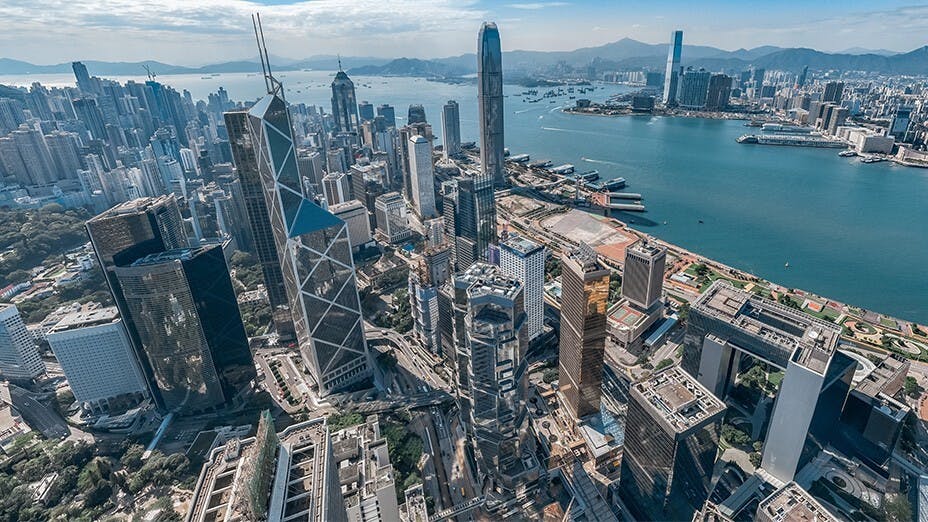 香港作為國際貿易和金融中心，具有獨特的地理位置及良好開放的經濟體系。（Shutterstock）