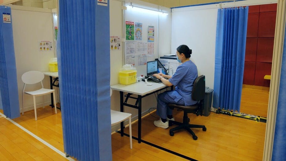 也許，當初鼓勵市民打針的策略做錯了。（醫院管理局Facebook圖片）