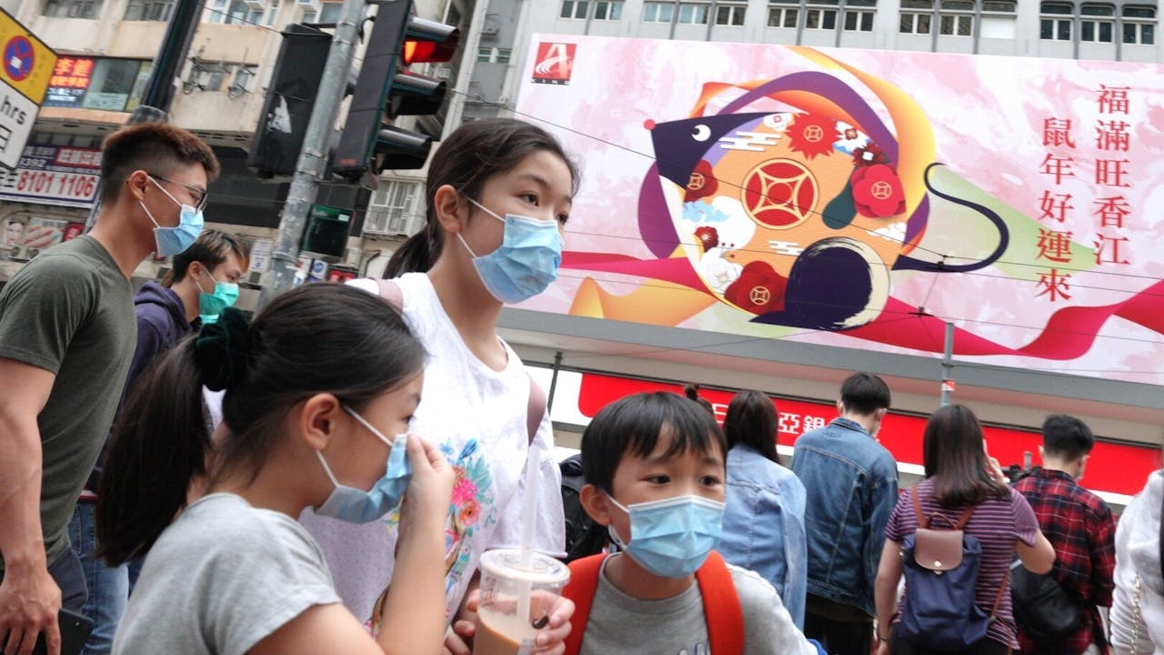 雖然學校停課，學生隔離在家，在家上課的可能性大致具備，問題是如何在中小學實施。（亞新社）