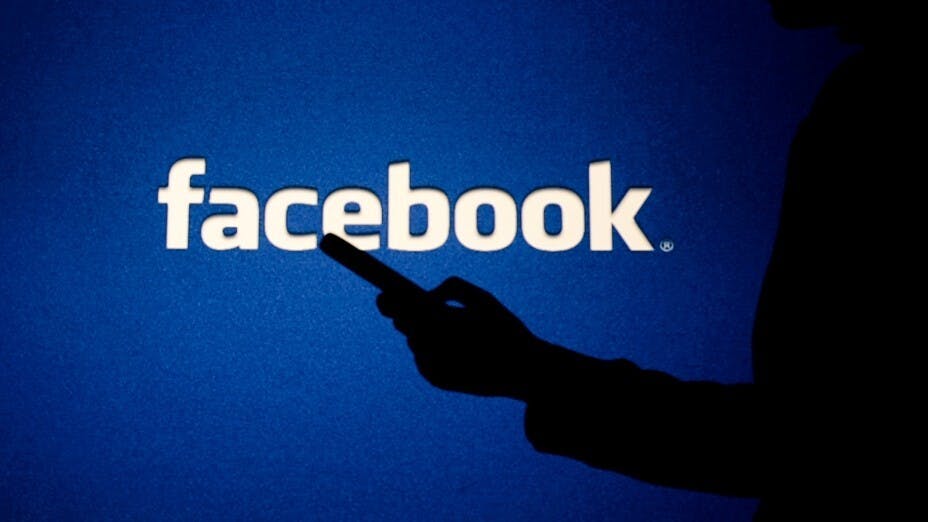 由於在Facebook上的冒充者不是用真身，所以夠膽講一些知名評論員唔夠膽講的內幕消息，甚至分析得比一些評論員還要好。（Shutterstock）