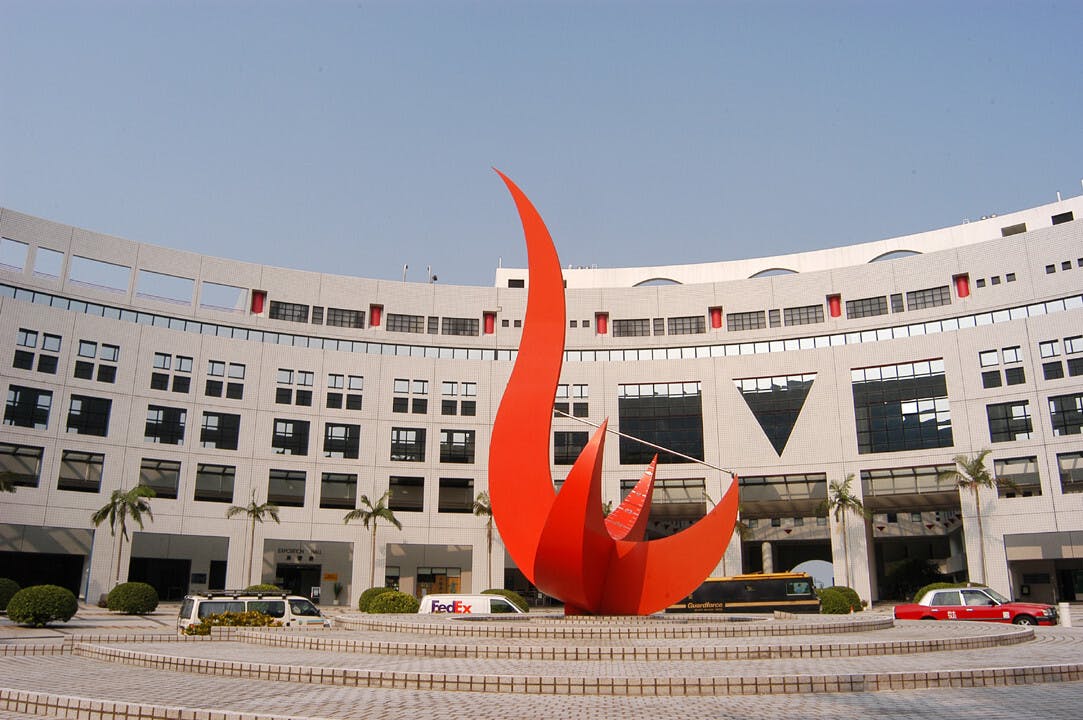 許多大學為了避開中學文憑考試收生成績的桎梏，便爭取多收其他非聯招的學生，說明大學是願意考慮成績以外的收生因素的。（亞新社）