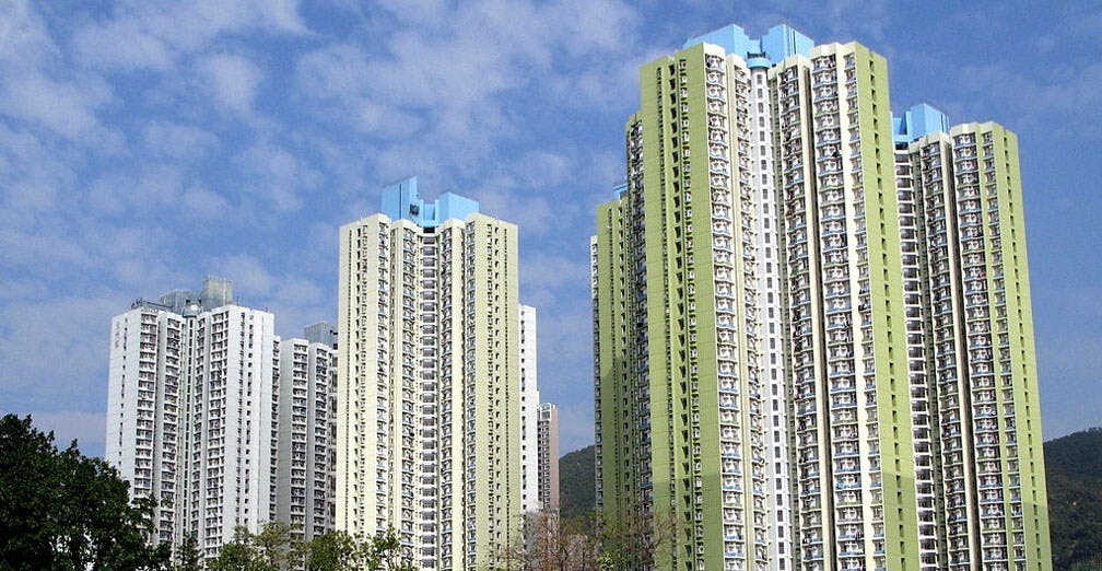 死者與丈夫住在長沙灣元州邨元樂樓。（Wikimedia Commons）