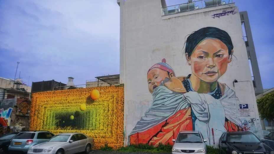 塞浦路斯廉馬索爾的街頭藝術《你並不孤單》 'You are not Alone' by Paparazzi in Limassol, Cyprus