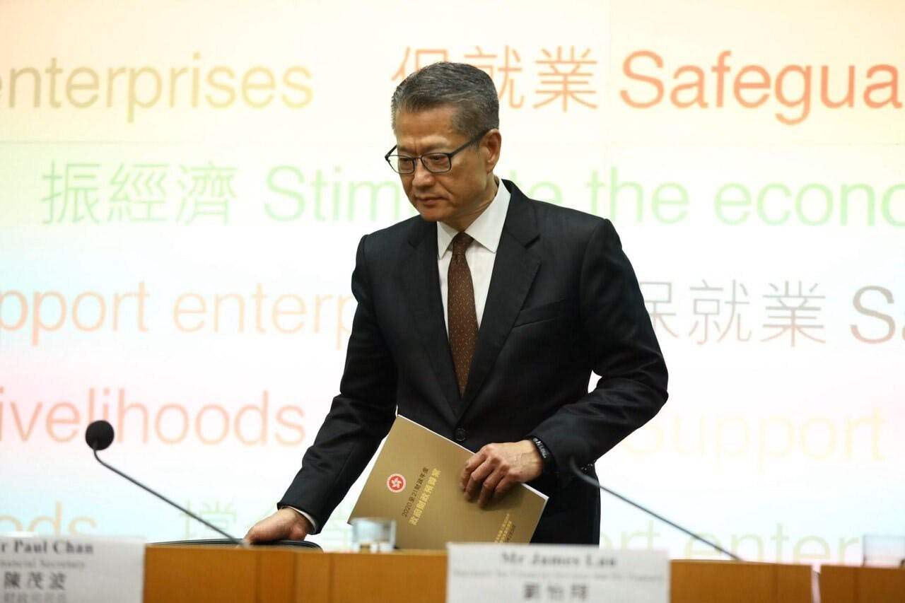 綜觀整份預算案，一如政府的《施政報告》，沒有應對困境和財政赤字的具體明確政策和計劃，還是政務官老套的優柔寡斷態度。（亞新社）