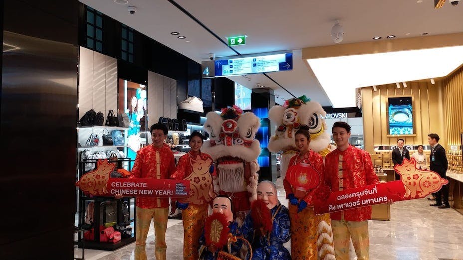 香港人在曼谷尋親拜年，比在香港容易，在Facebook登幅相片，已經十多人相認。