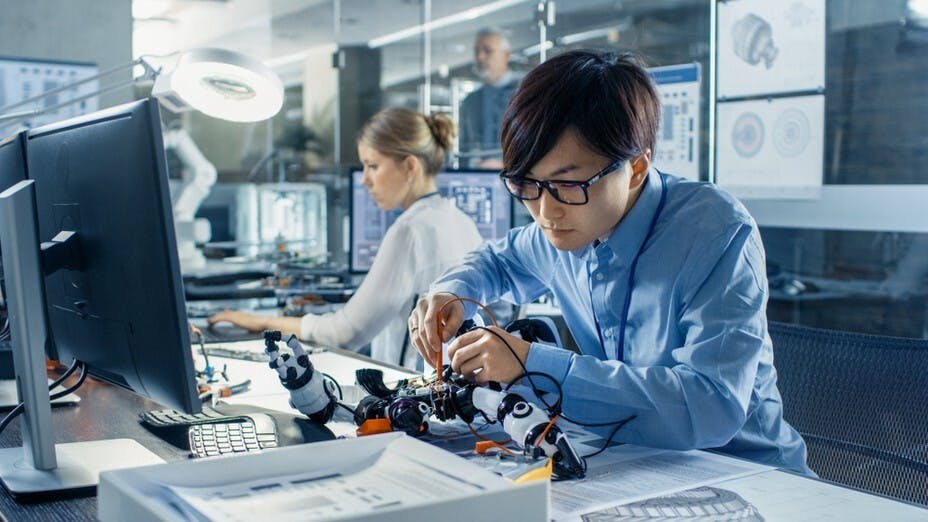 第四次工業革命中，人與機器之間將會重新分工。（Shutterstock）