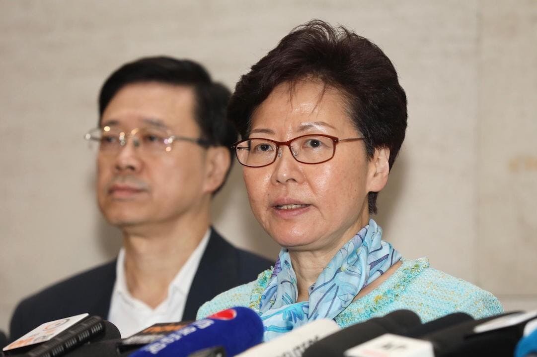 好打得，唔輸得，林鄭月娥以為終於找到反擊機會，盡情譴責暴力。她似乎並不知道自己培育了一班死士。（亞新社）