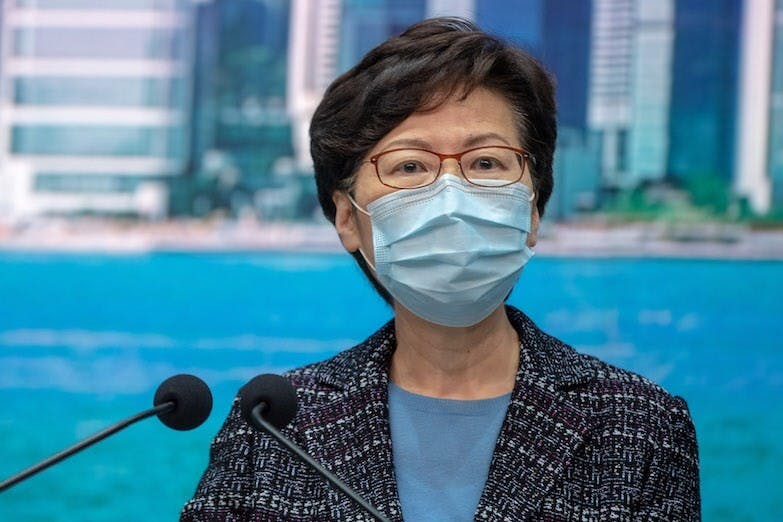 作者以往曾批評林鄭月娥是本港最糟糕的特首，今天他表示不會再批評。而是希望她辭職。（亞新社）