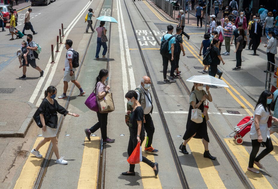本港周一（8月29日）新增8488宗新冠確診個案。（Shutterstock）