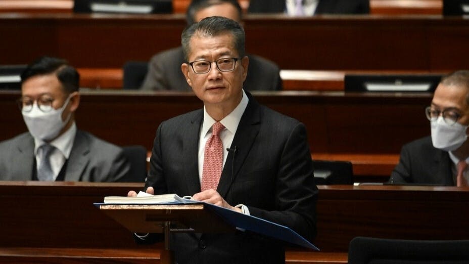 財政司司長周三早上到立法會發表《財政預算案》。（政府新聞處圖片）