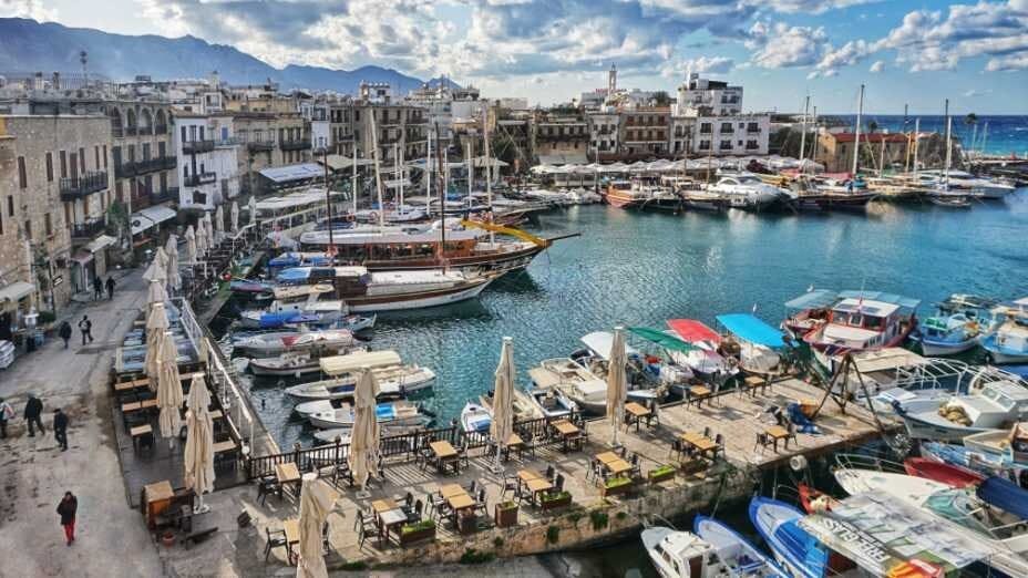 北塞浦路斯的基里尼亞老港 Kyrenia Old Harbour in North Cyprus