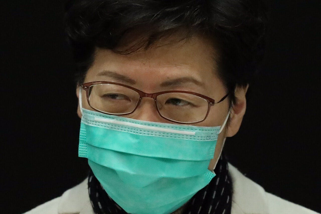 趁「武炎」尚未大爆時封關是正確做法，我並不是給政府壓力，而是封關可以減少政府壓力。（亞新社）