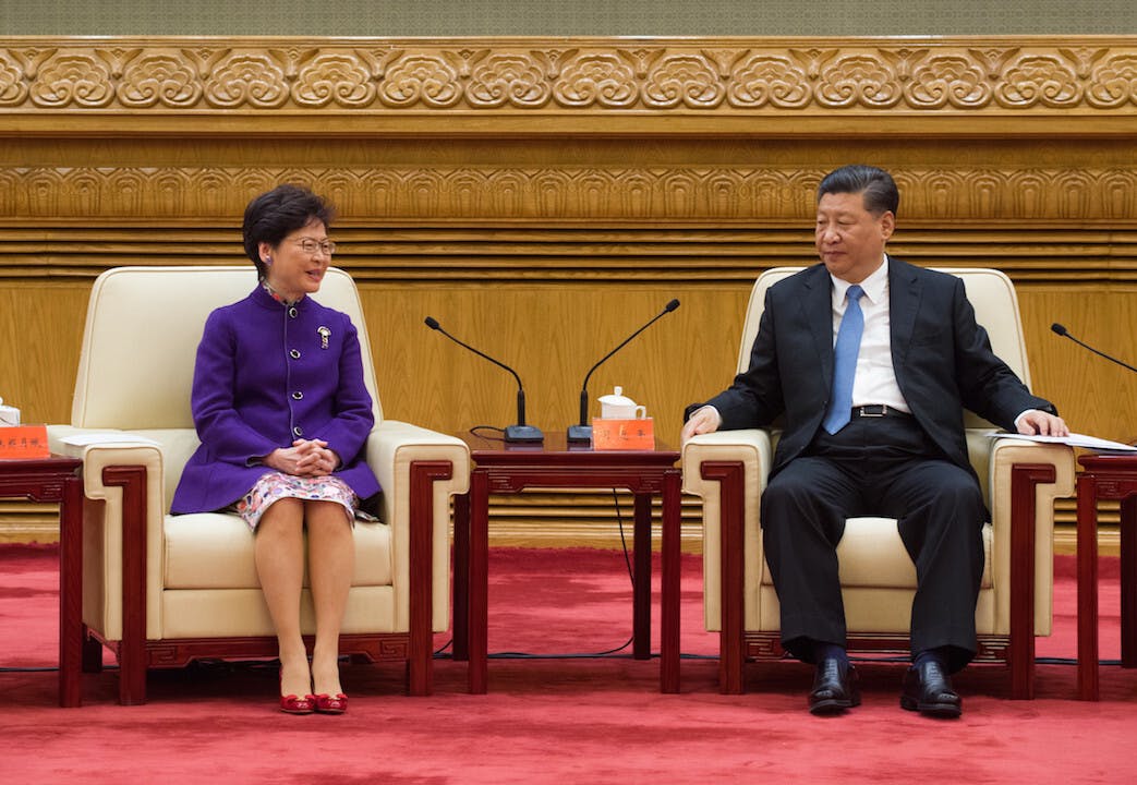 國家主席習近平接見由港、澳兩特首率領的各界慶祝國家改革開放40周年代表團，並發表重要講話，其中提出四點希望。（亞新社）