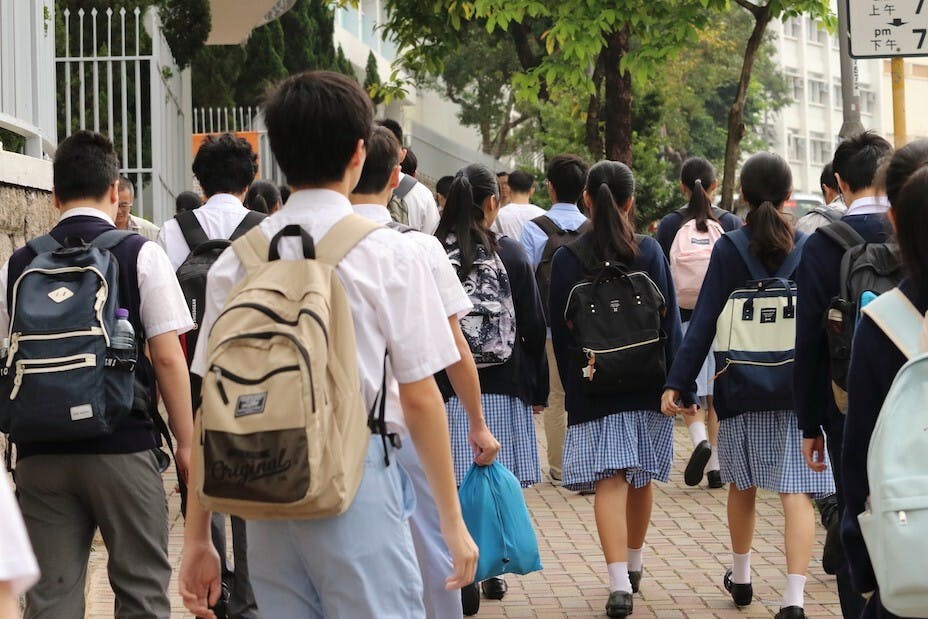 抗疫之後學校只會將曾實踐過有效的策略、因不得面授而發展出來的服務新模式等等，重新融合在平常的操作中。（灼見名家製圖）