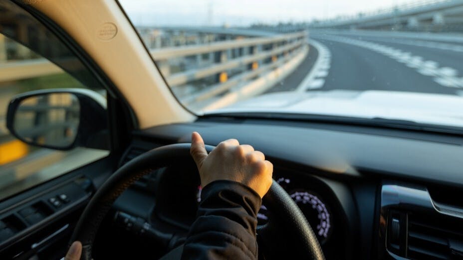 手機預約租車，在內地成為了一件簡單的事。（Shutterstock）