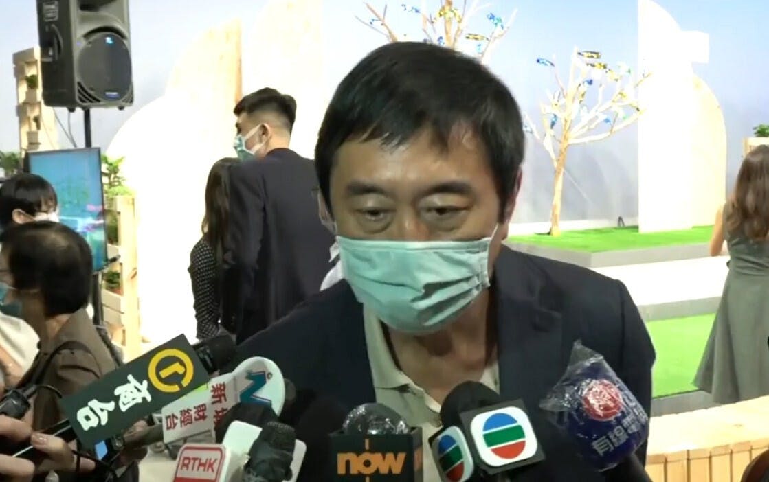 沈祖堯指，全球都是以老人家的死亡率最高，要致力保護年紀大的群體。（香港電台新聞截圖）