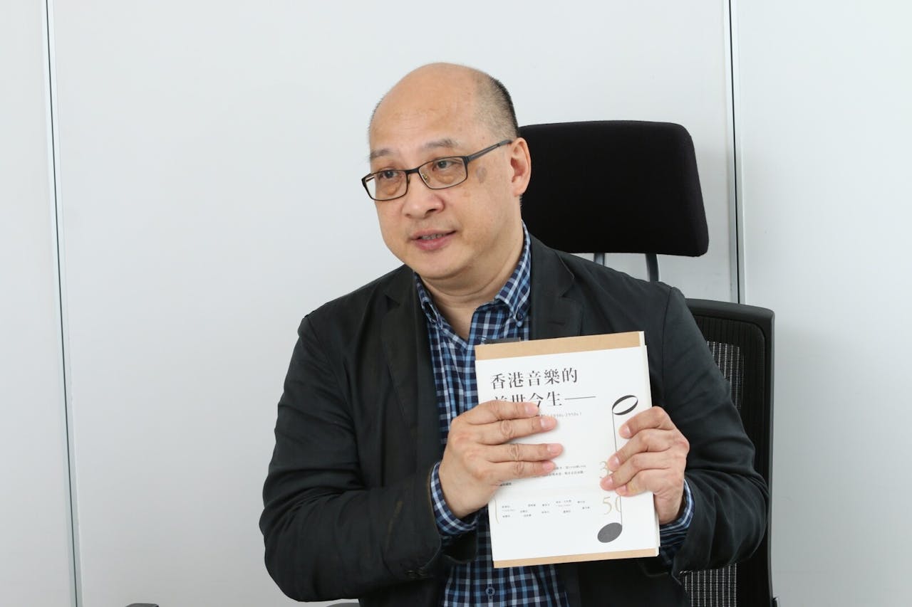 周光蓁教授受藝術發展所託，搜羅上世紀30至50年代的歷史碎片，刻劃香港音樂的前世今生。